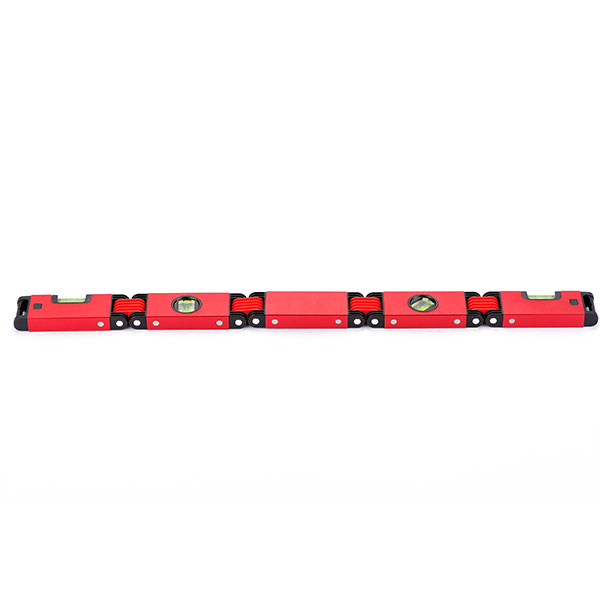 How does the folding mechanism of this spirit level work, and what advantages does it offer?