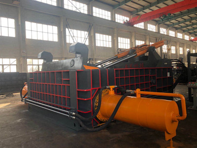 Here are key features and functions associated with scrap iron balers