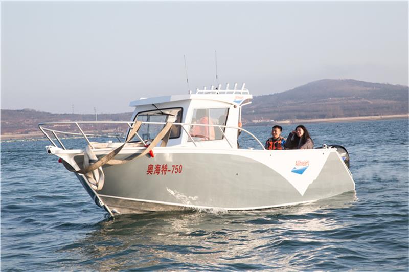 Why Should You Invest in a Fishing Boat for Your Next Adventure?