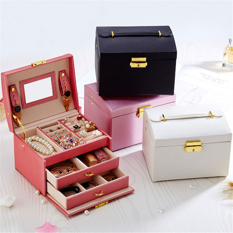 Why a Leather Jewelry Box Is the Perfect Home for Your Treasured Accessories