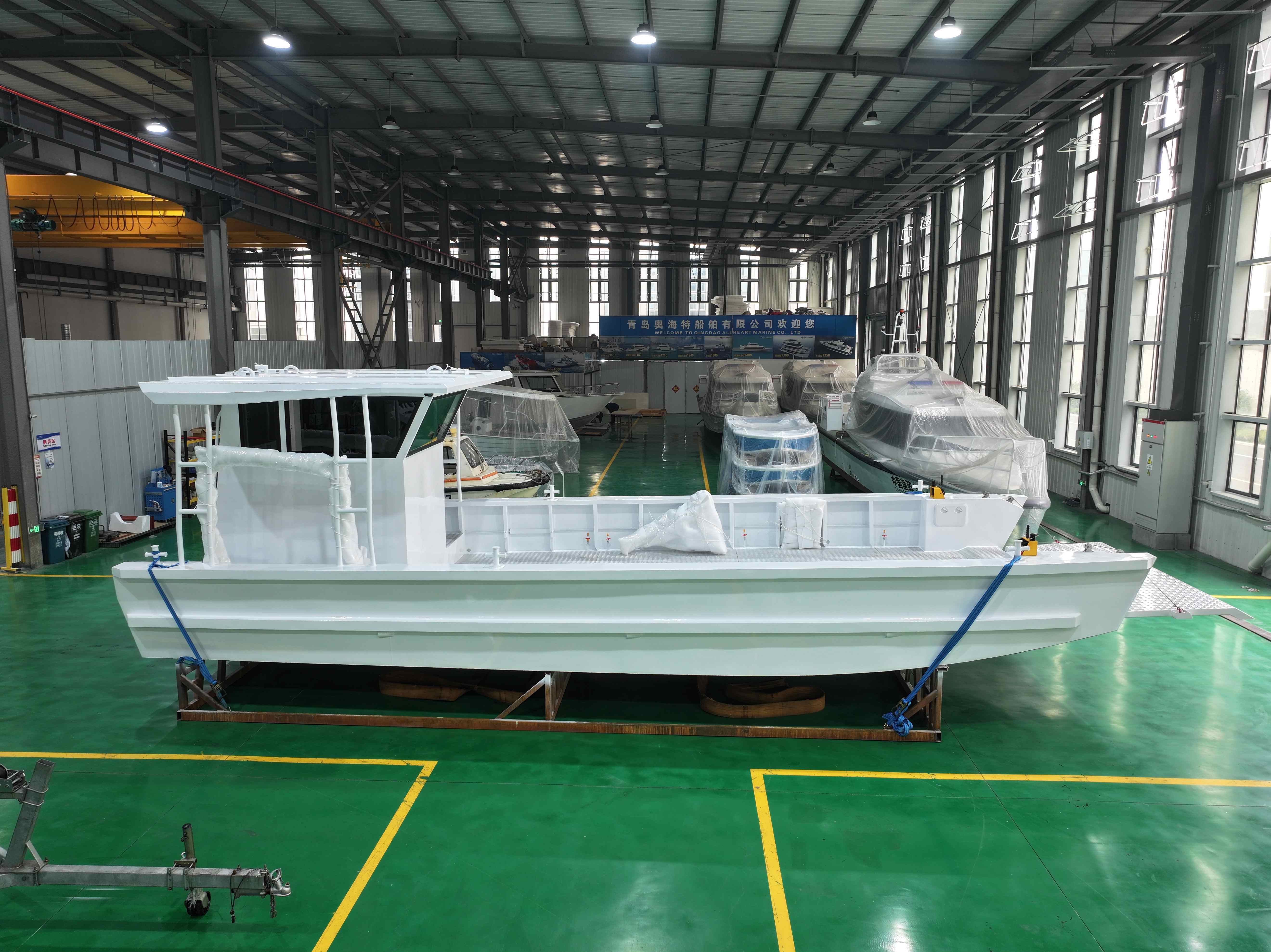 Top Landing Craft Barge Manufacturer for Heavy-Duty Marine Projects